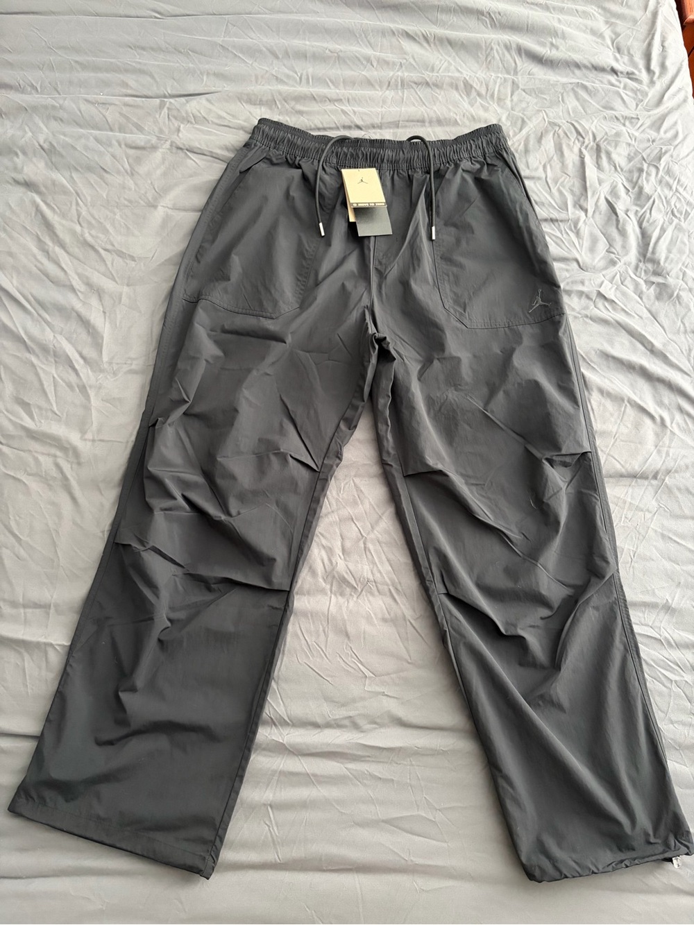 Air Jordan Essentials Woven Pants | Men's Medium | Black - NEW with tags